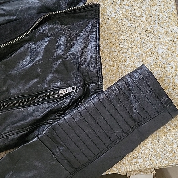 ASOS Black leather jacket with detailing on sleeves and back size 0 - Picture 4 of 11